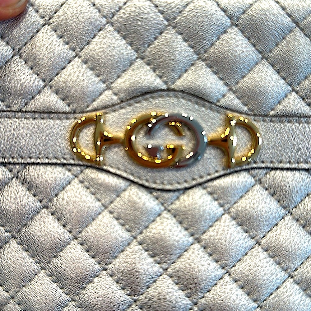 Silver Quilted GG Logo Crossbody NWOT - Picture 2 of 6